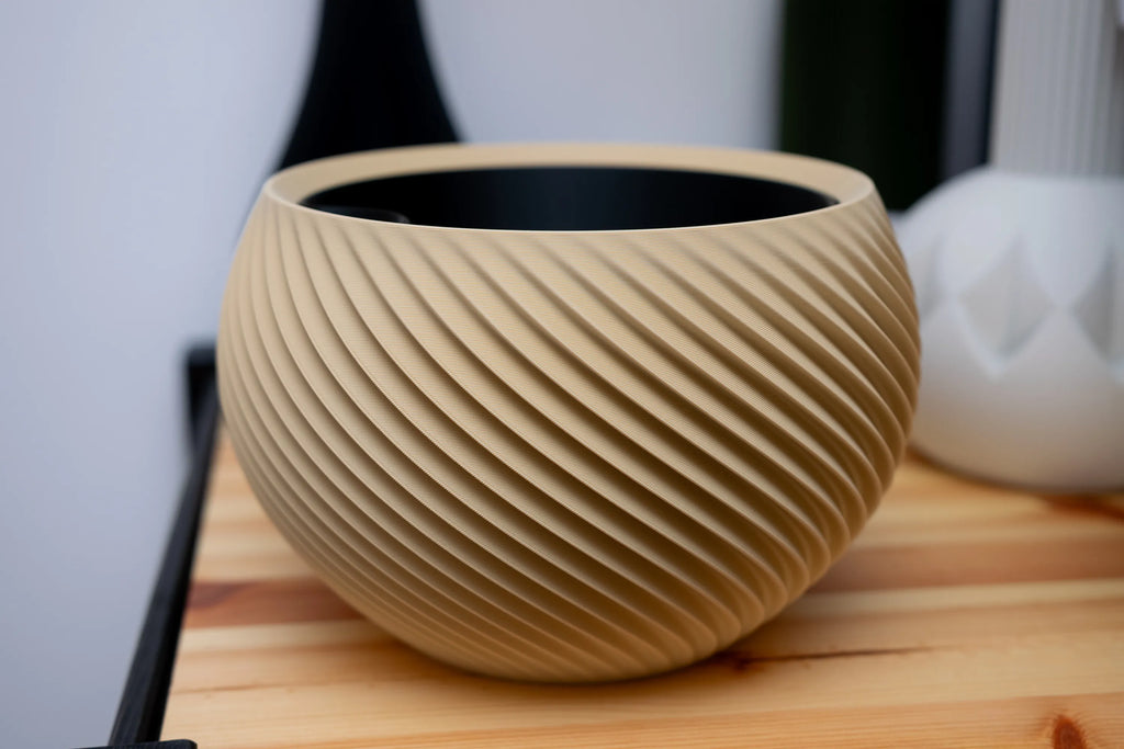 Sfera Collection 1, Ondula II (left-hand twist) in beige with a black insert