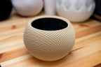 Sfera Collection 2, Ondula I (right-hand twist) in beige with a black insert