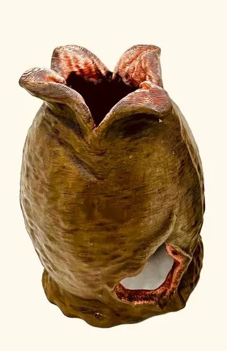 Alien Egg Hideout — Piece 1 exact original-photo close-up