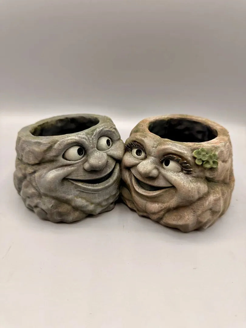 Couple Stone Planter | Two Faces, One Growing Pair Secondary image
