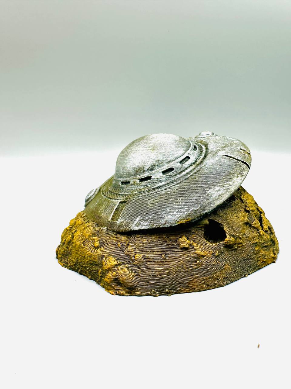 Crashed UFO Hideout — original designer photo 4; painted examples, product supplied unpainted