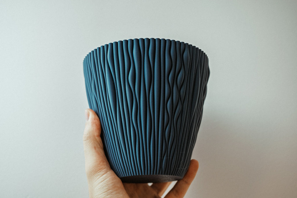 Ikigaiform Dusk Shadow Wave Planter, original gallery image 5