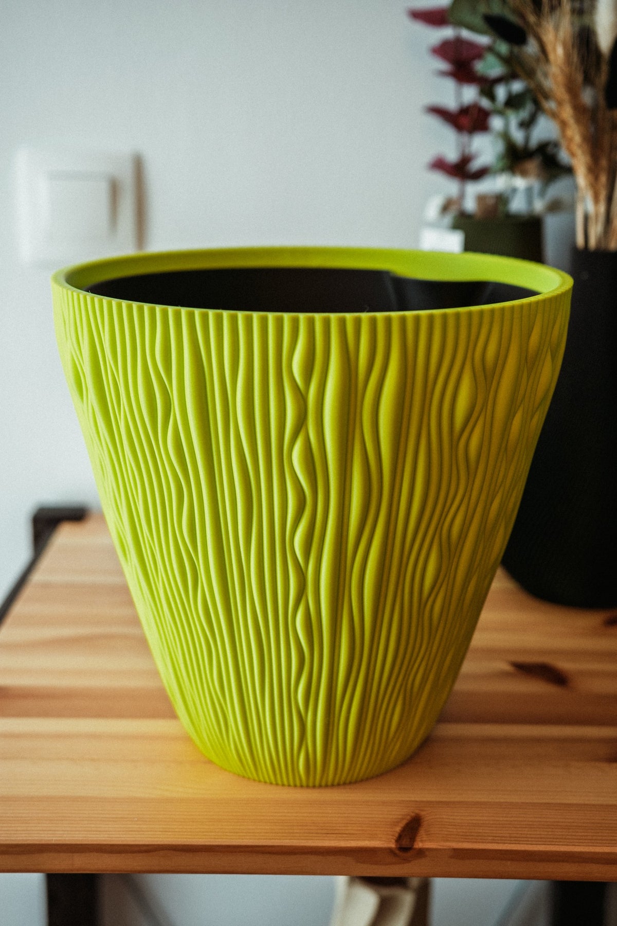 Ikigaiform Dusk Shadow Wave Planter, original gallery image 14