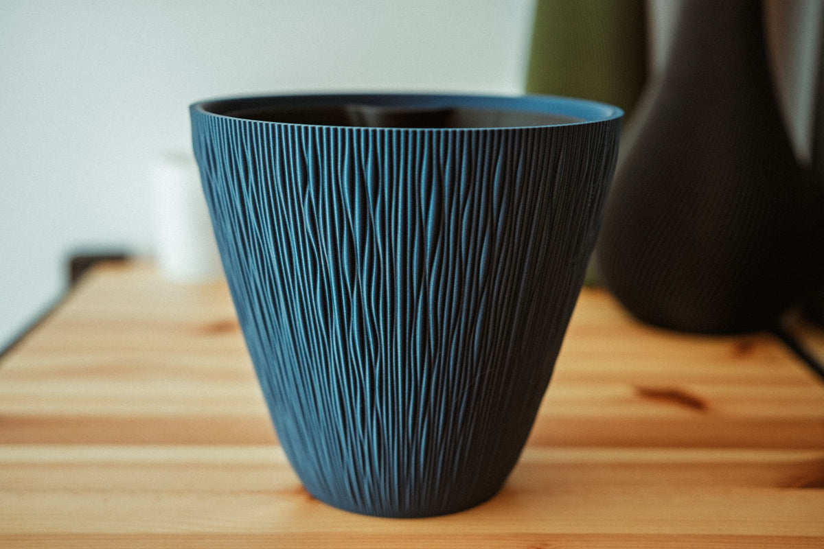 Ikigaiform Dusk Shadow Wave Planter, original gallery image 15