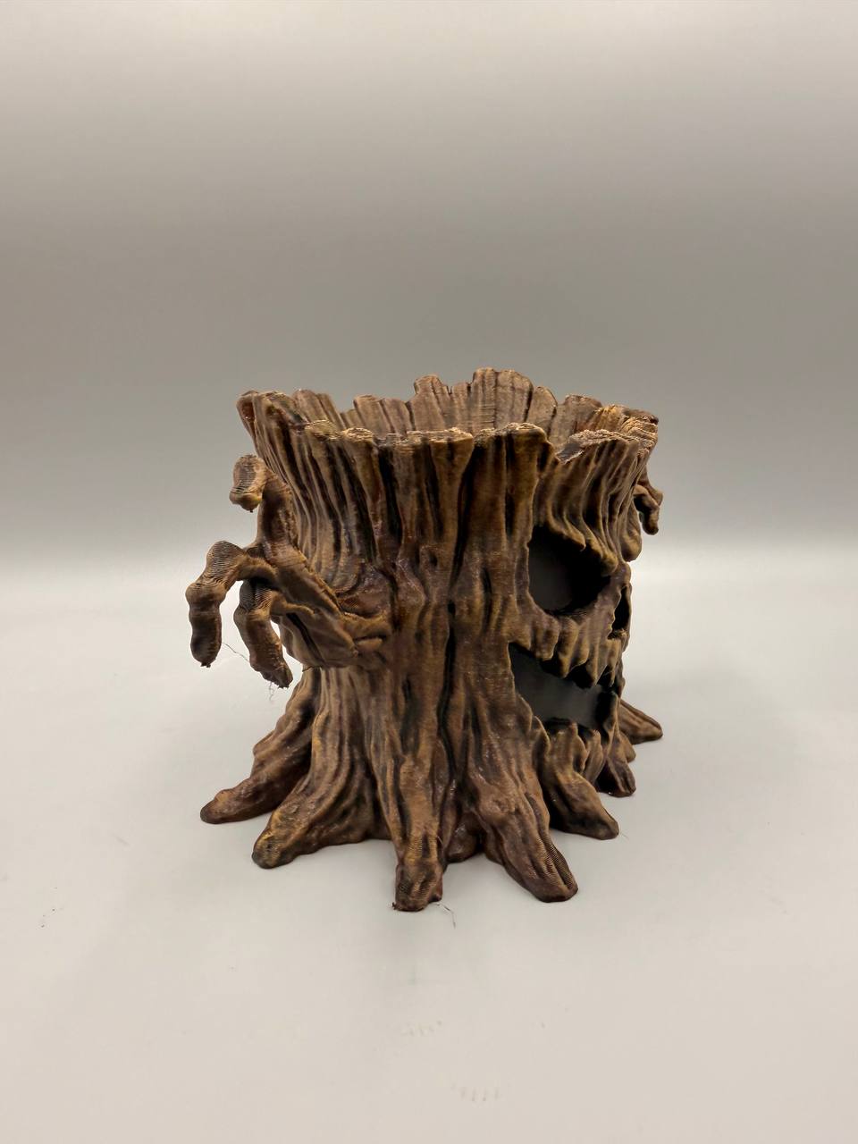 Haunted Hollow Planter – gallery