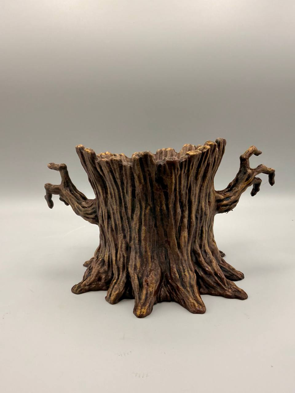 Haunted Hollow Planter – gallery
