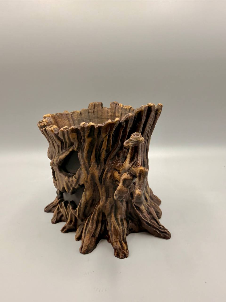 Haunted Hollow Planter – gallery