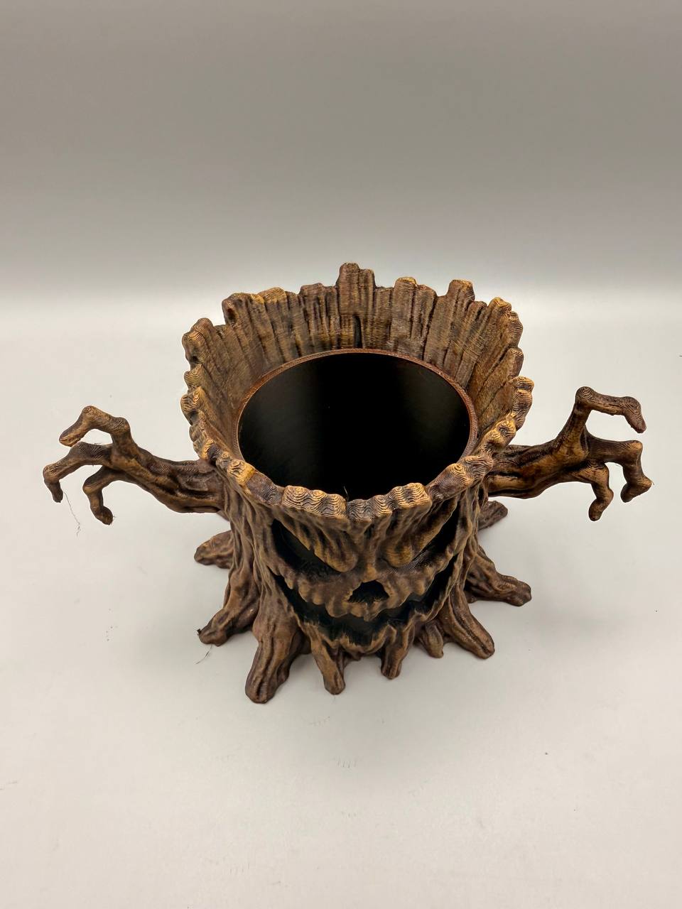 Haunted Hollow Planter – gallery