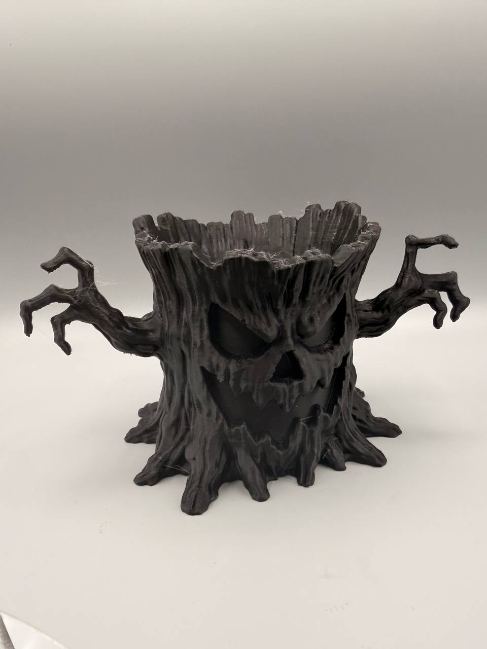 Haunted Hollow Planter – gallery