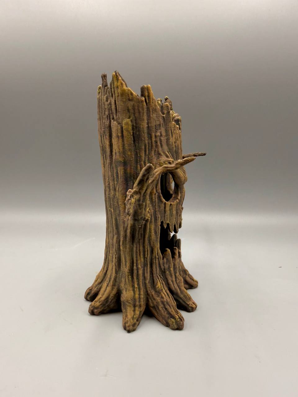 Haunted Hollow Stump – gallery