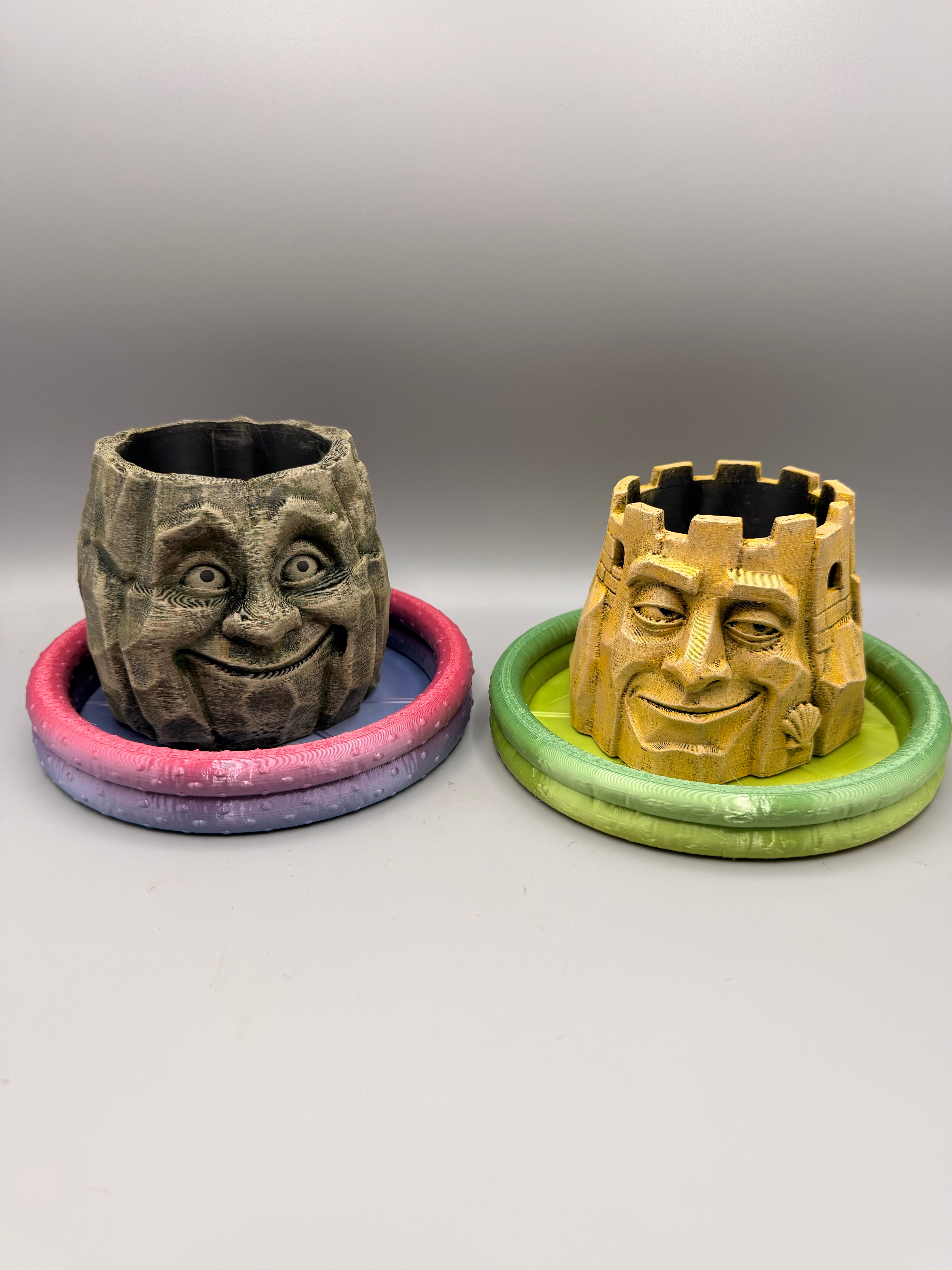 Planter Pool | Playful Plant Saucer in Two Designs Secondary image