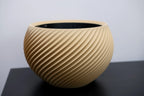 Sfera Collection 1, Ondula I (right-hand twist) in beige with a black insert
