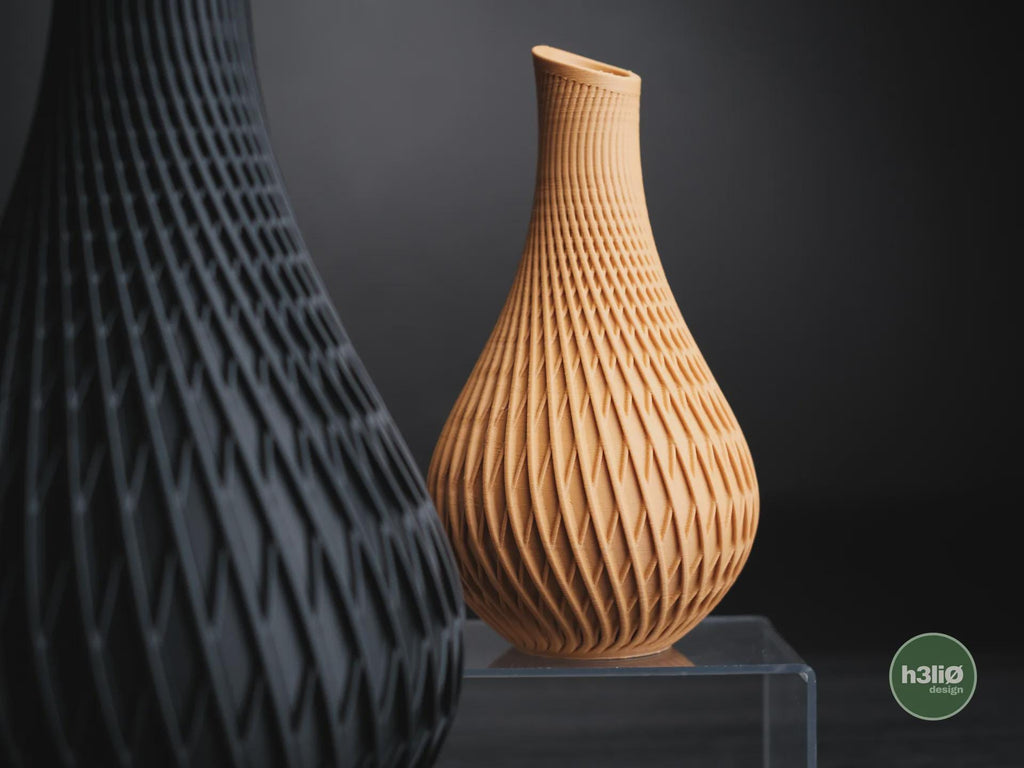 Vantra Geometric Vase, 3D printed in PLA, view 11 of 12