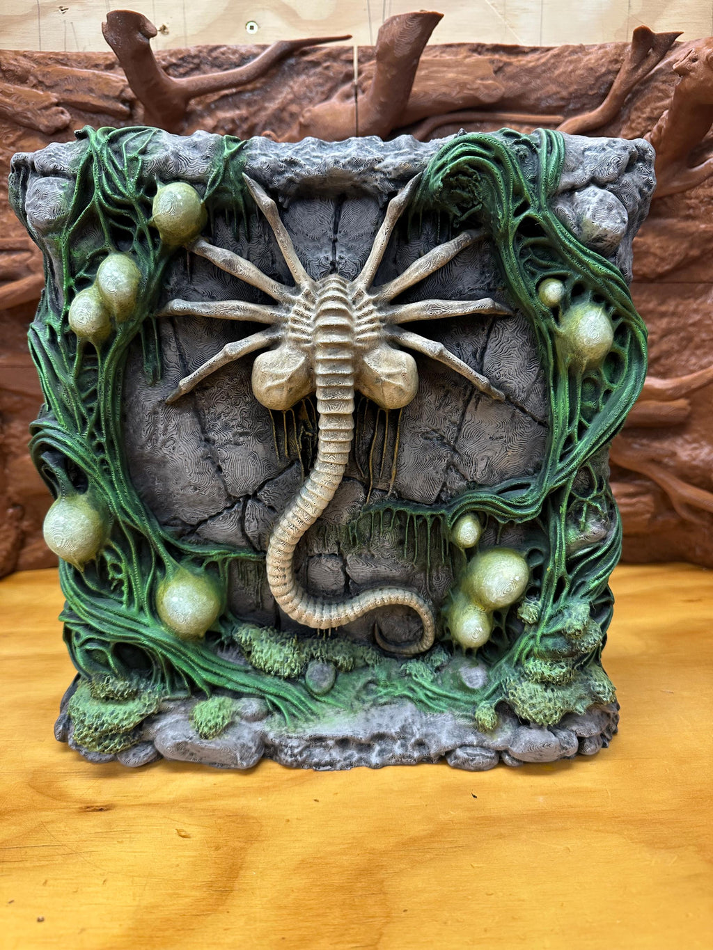 Hand-Painted Facehugger 3D Background, Ships as Shown, 3D printed in PETG, for terrariums, vivariums and aquariums
