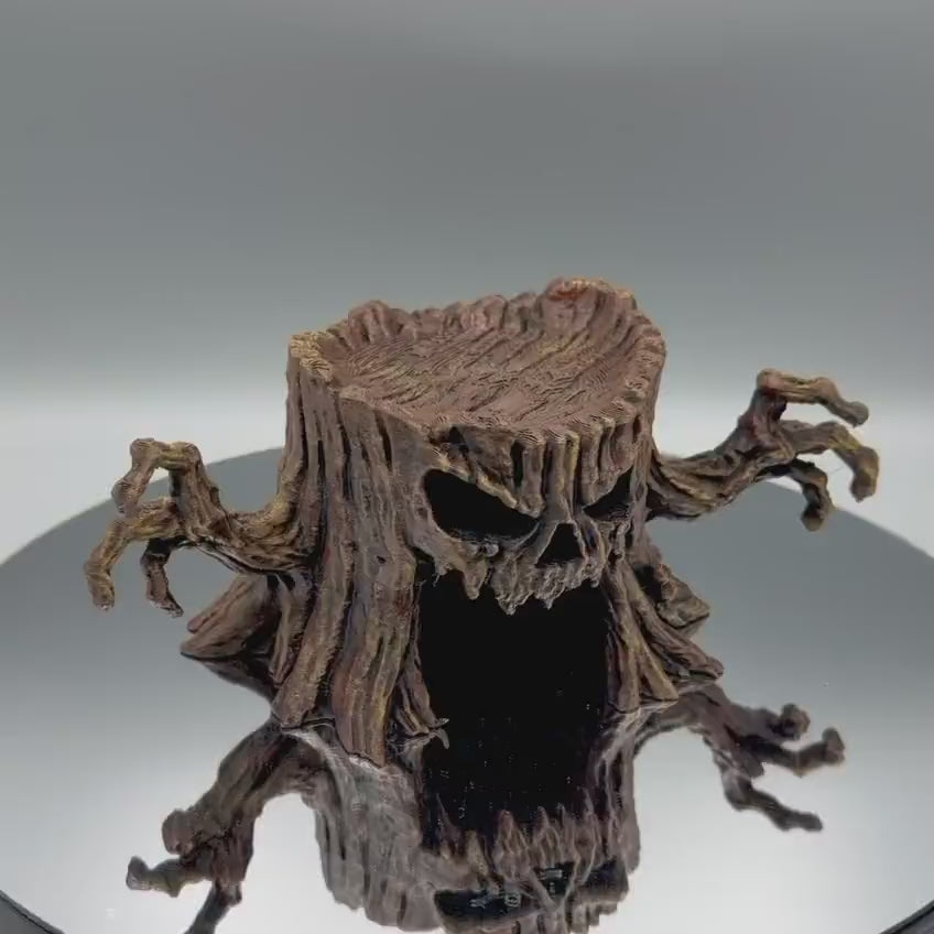 Haunted Stump Hideout painted display example